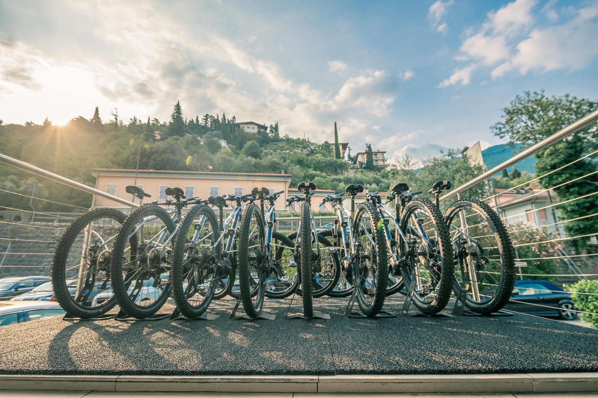 Caravel Bike Hotel Torbole Sul Garda Extérieur photo